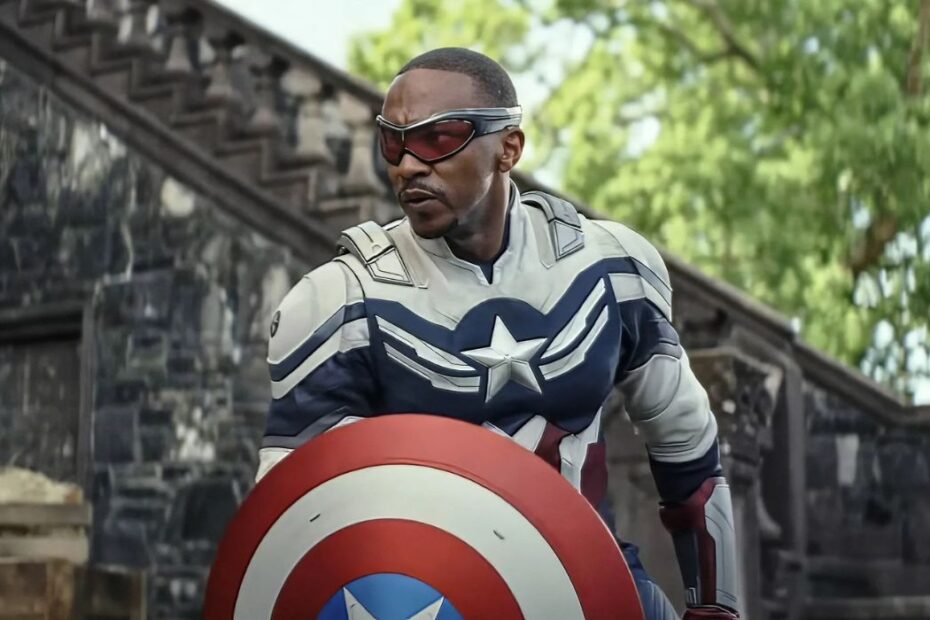 "Captain America: Brave New World" tem enfrentado uma trajetória curiosa desde sua estreia nos cinemas. Embora o filme tenha se aberto com boa bilheteira, ele não soube tirar proveito da falta de concorrência direta nos dias seguintes, o que dificultou sua ascensão nos índices de arrecadação global. Agora em sua terceira semana de exibição, a produção já alcançou marcos importantes, com arrecadação superior a 150 milhões de dólares apenas nos Estados Unidos e ultrapassando os 300 milhões globalmente. Desempenho em queda: "Brave New World" pode ser apenas mais um filme da Marvel?