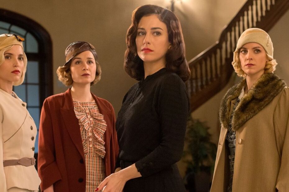 Se você é fã de dramas de época, a Netflix está cheia de opções encantadoras que exploram diversas eras de maneiras fascinantes. Essas produções nos oferecem vislumbres de tempos passados, complementadas por trajes deslumbrantes e cenários impressionantes. Aqui está uma lista com algumas das melhores séries de dramas de época disponíveis na plataforma. Melhores dramas de época para maratonar na Netflix