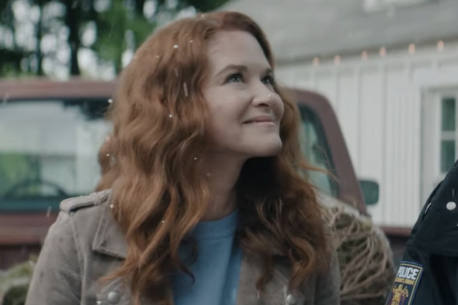 A Hallmark Media confirmou a renovação de "Mistletoe Murders" para a segunda temporada, o que promete trazer mais emoção e mistério para os fãs da série. Este anúncio foi feito na quarta-feira, 18 de outubro de 2023, e traz a alegria de ver mais histórias envolventes na tela. Mistérios de Natal ganham nova temporada no Hallmark+