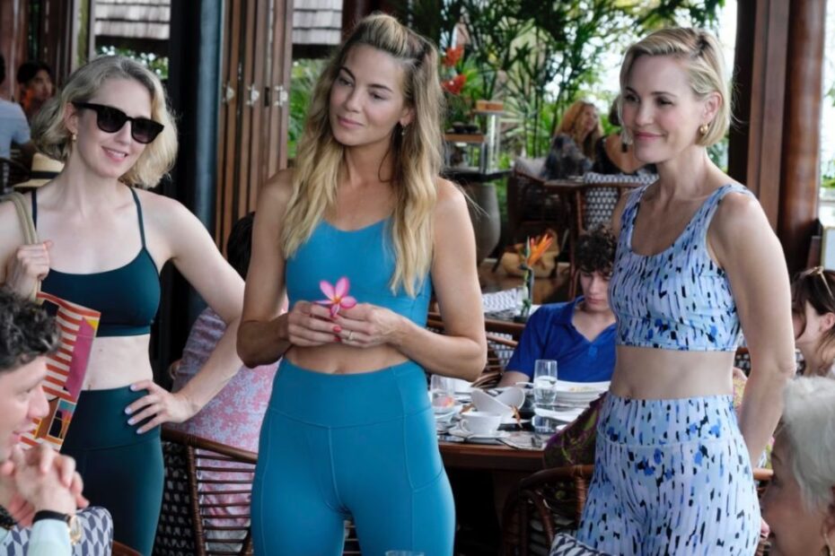 A terceira temporada de "The White Lotus" estreou em 16 de fevereiro de 2025, levando os espectadores a um luxuoso resort na Tailândia, repleto de novos personagens imorais e intrigantes. A série continua a explorar a vida de turistas ricos e suas interações, revelando em meio a comportamentos agressivos e potencial para assassinato, quem realmente se destaca como os piores entre eles. Quem é o personagem mais maligno de A Casa de Papel?