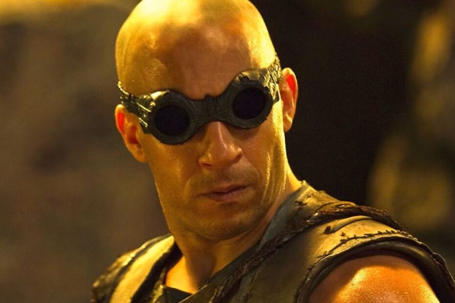 Vin Diesel está de volta como Riddick em "Riddick: Furya", e as primeiras imagens do filme já foram reveladas. Este longa-metragem, que é uma sequência há muito esperada, promete explorar as origens misteriosas do icônico personagem interpretado por Diesel, que apareceu pela primeira vez em "Pitch Black" em 2000. No novo filme, Riddick retorna ao seu planeta natal, onde enfrenta desafios inesperados e encontra outros Furyanos lutando pela sobrevivência. Vin Diesel revela primeiros detalhes de Riddick: Furya