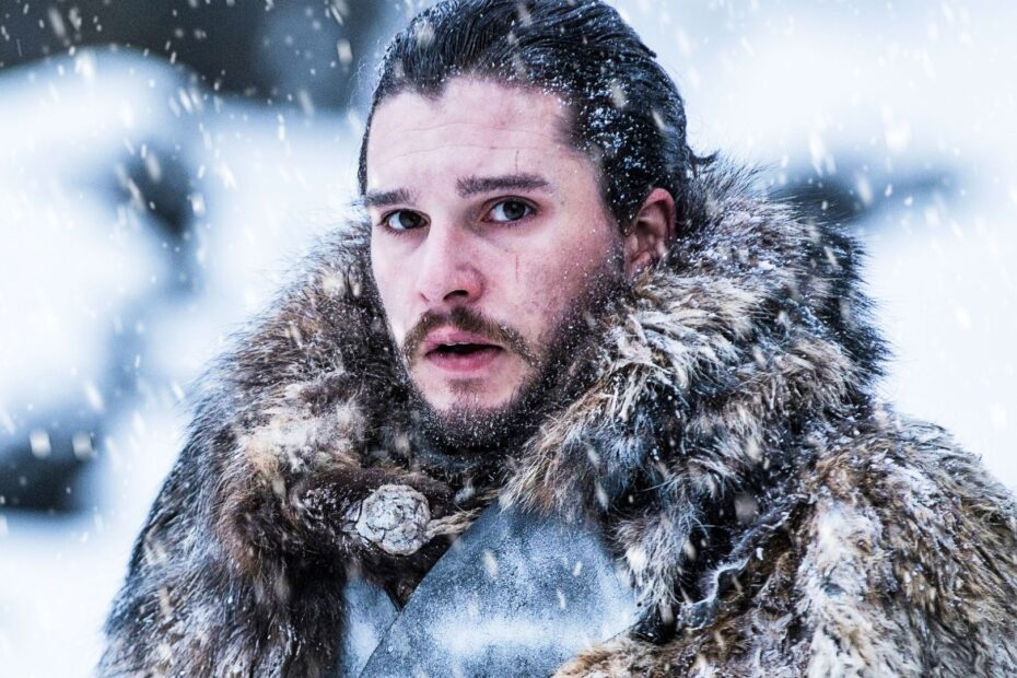 A espera pelo próximo livro da série "As Crônicas de Gelo e Fogo", intitulado "The Winds of Winter", tem sido longa e angustiante, especialmente para os fãs de Jon Snow. No último livro lançado, "A Dance with Dragons", Jon acabou de ser assassinado, deixando muitos questionamentos em aberto sobre seu futuro e o desdobramento da história, incluindo o que ocorrerá com Daenerys Targaryen. A angústia de Jon Snow na espera por The Winds of Winter