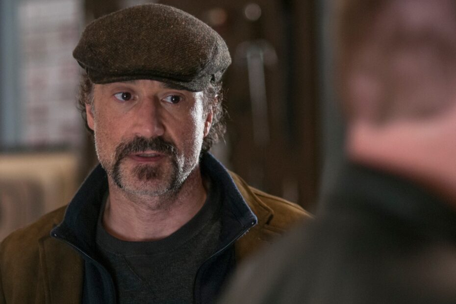 **Elias Koteas e sua saída de Chicago P.D.** A saída de Elias Koteas da série Chicago PD