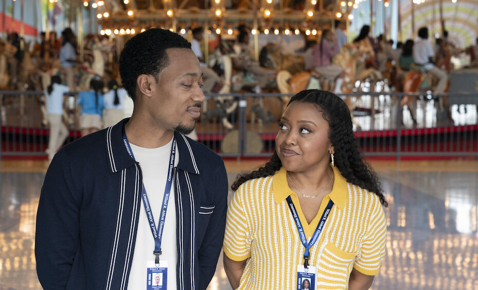 O final da quarta temporada de "Abbott Elementary" trouxe um marco significativo na relação entre Janine e Gregory, interpretados por Quinta Brunson e Tyler James Williams. No episódio intitulado “Please Touch Museum”, Gregory decide chamar seu pai, Martin, para acompanhar uma excursão escolar ao famoso museu infantil da Filadélfia. Essa seria a primeira vez que Martin conhece Janine, um momento que provoca nervosismo em ambos. Amores e Transformações: O Grande Marco de Gregory e Janine e a Evolução de Ava na Temporada Final de Abbott Elementary