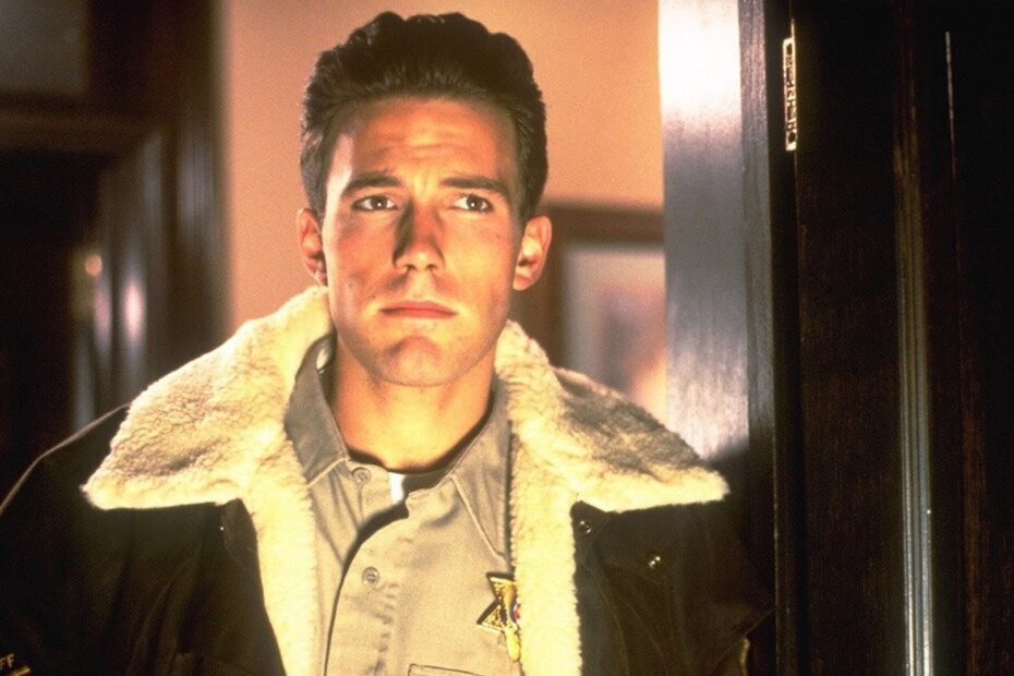 **Ben Affleck e Sua Opinião Sobre "Phantoms"** Ben Affleck critica filme dos anos 90 que considera lixo