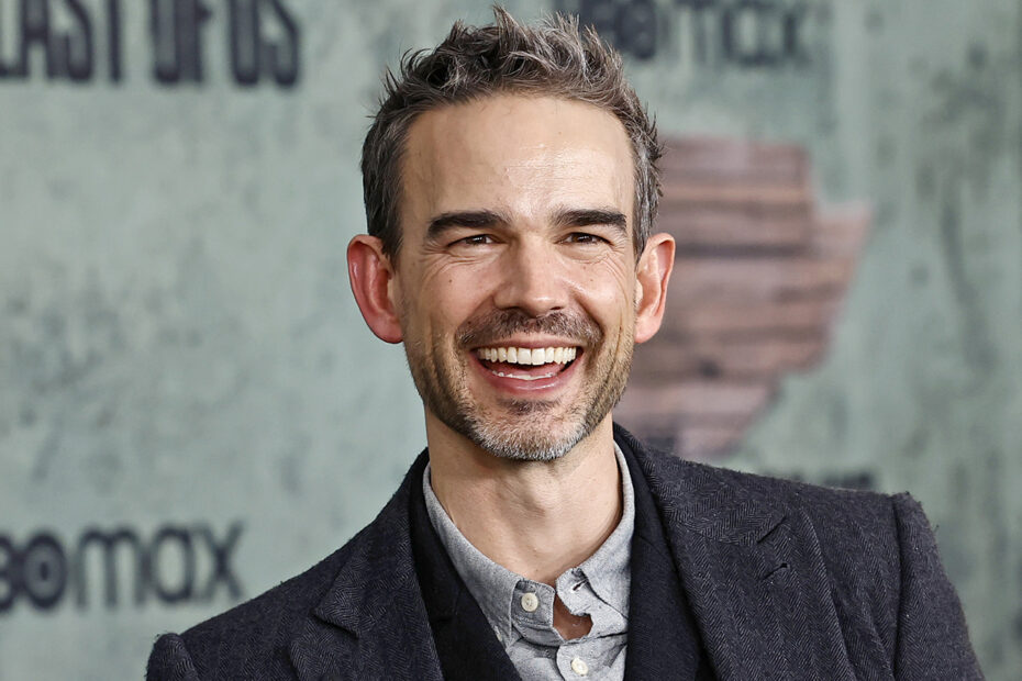 **Christopher Gorham se Junta ao Spinoff de Fire Country como o Ex-Marido do Xerife Mickey Fox** Christopher Gorham e os Segredos do Novo Spinoff “Sheriff Country”