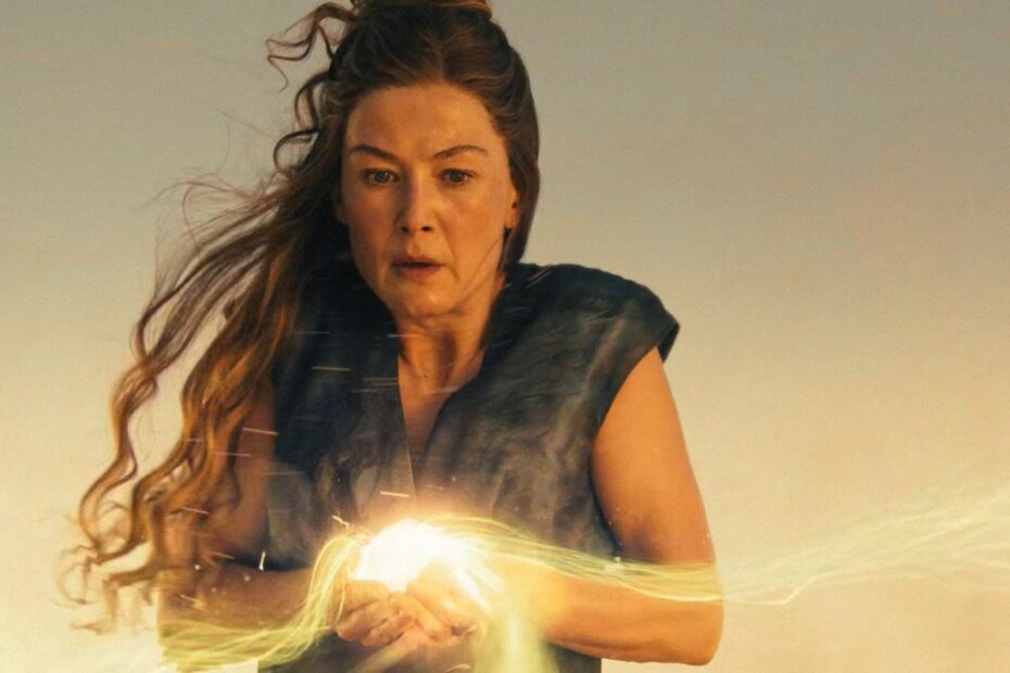 A terceira temporada de "The Wheel of Time" no Prime Video está adaptando a narrativa do quarto livro da série, "The Shadow Rising". Nesse novo ciclo, a história se desenvolve em quatro locais diferentes: Tanchico, os Dois Rios, o Deserto Aiel e a Torre Branca. No entanto, há uma grande ausência em cada uma dessas linhas narrativas, com personagens importantes deixados de fora. Aqui estão os principais personagens que estão faltando até agora: Faltam Personagens Importantes na Terceira Temporada de Wheel of Time