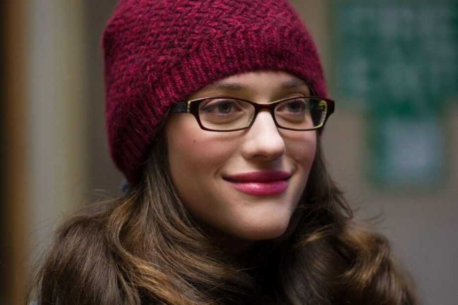 Kat Dennings surpreende ao esquecer que é do MCU!