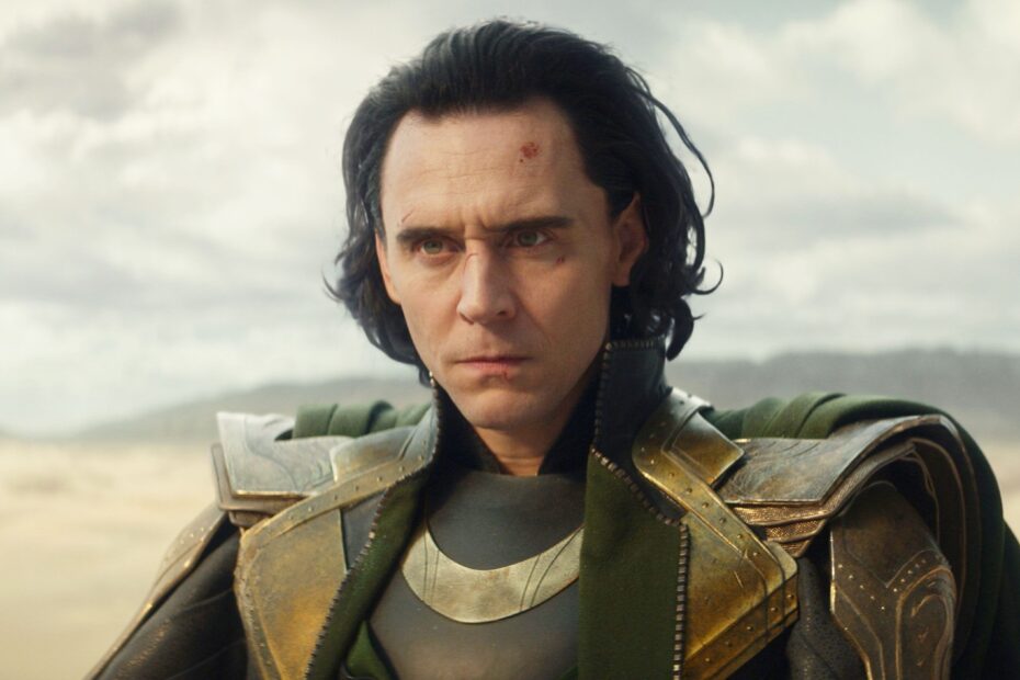 Tom Hiddleston, conhecido por seu papel como Loki, compartilhou sua empolgação sobre seu retorno à Marvel, especificamente no novo filme "Avengers: Doomsday", programado para ser lançado em 1º de maio de 2026. Este será um momento aguardado pelos fãs, pois Hiddleston se reunirá com Chris Hemsworth, o Thor, na linha principal do Universo Marvel, após a morte "final" de Loki em "Avengers: Infinity War". Loki retorna: expectativas altas para Avengers Doomsday em 2026