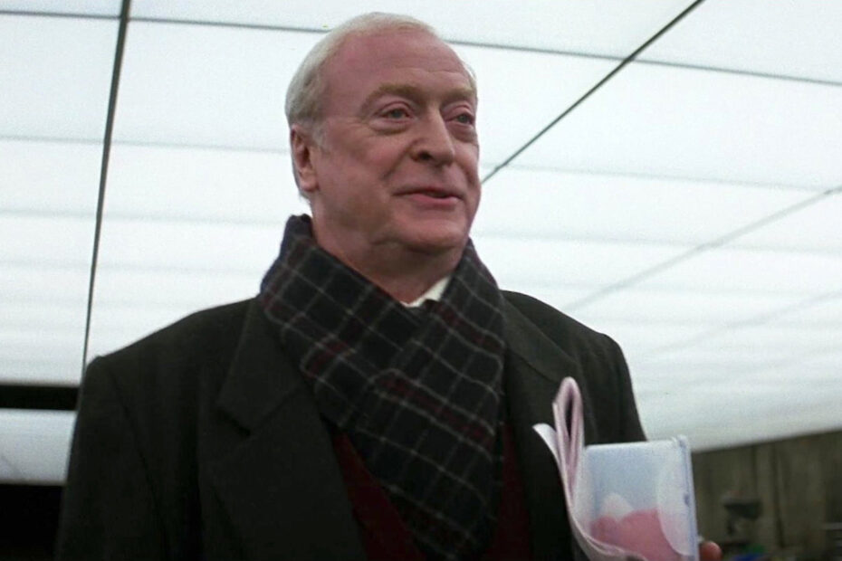 **Michael Caine e a Geniálidade de Heath Ledger como o Coringa em O Cavaleiro das Trevas** Michael Caine comenta sobre o impacto de Heath Ledger como Coringa