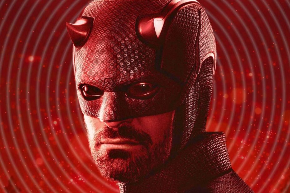 Daredevil, um dos heróis mais habilidosos e conhecidos do universo Marvel, possui uma habilidade que muitos podem não conhecer: a capacidade de influenciar o Hulk, que é geralmente difícil de controlar. Embora ele seja um lutador excepcional, frequentemente superado em força bruta por inimigos como Juggernaut e Thanos, existe uma dinâmica especial entre Matt Murdock e Bruce Banner que torna Daredevil muito mais perigoso do que parece. O Poder Esquecido que Torna o Demolidor Invencível