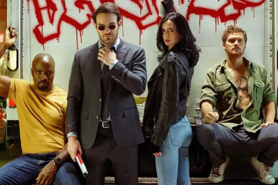 "Daredevil: Born Again" trouxe de volta a tensão e os conflitos morais que os fãs conhecem e amam, especialmente entre Matt Murdock, interpretado por Charlie Cox, e Wilson Fisk, vivido por Vincent D'Onofrio. Na primeira temporada, a narrativa se alinha com os eventos das séries anteriores da Netflix, reacendendo a esperança de que outros personagens do grupo conhecido como Defensores podem retornar, especialmente após o episódio final, que serve de gancho para uma possível segunda temporada. Os Defensores Voltaram: Quem Será o Novo Aliado de Matt?