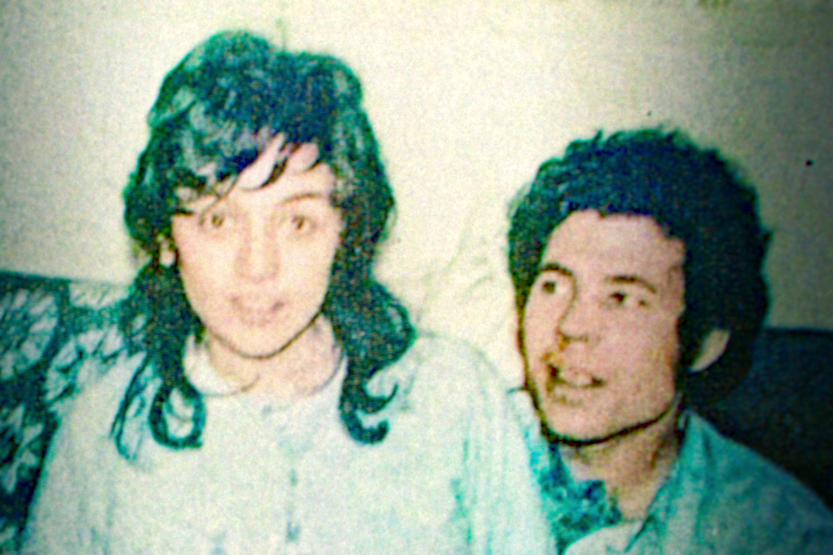 Netflix está se preparando para lançar uma nova série documental chamada "Fred & Rose West: A British Horror Story", que examinará a vida dos infames serial killers Fred e Rose West. A estreia está marcada para o dia 14 de maio de 2025 e a série será dividida em três episódios, intitulados "Fred", "Rose" e "The Trial". Os Monstros da Vida Real: A História Assustadora de Fred e Rose West em Nova Produção da Netflix
