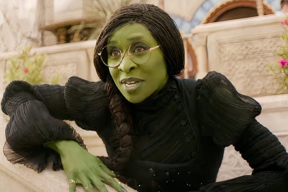 Winnie Holzman, co-autora do musical "Wicked", comentou em uma recente aparição no tapete vermelho do New York City Tisch Gala sobre a possibilidade de um terceiro filme da franquia, após o enorme sucesso do primeiro longa, que arrecadou a impressionante quantia de 748 milhões de dólares mundialmente. Em entrevista, ela revelou que apesar do próximo filme, "Wicked: For Good", que deve ser lançado em 21 de novembro de 2024, concluir a história original do musical, as conversas sobre um potencial terceiro filme já começaram, embora ela tenha deixado claro que "nada real" foi definido até agora. Possibilidade de um terceiro filme de Wicked após sucesso mundial
