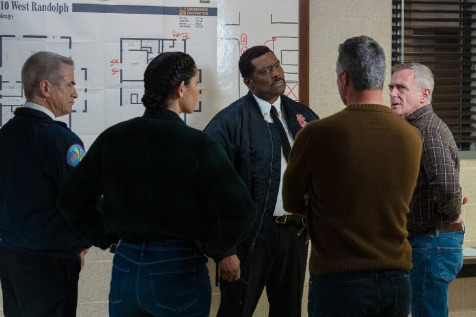 No episódio recente de "Chicago Fire", intitulado "Nightmare Rescue Call", a tensão aumenta à medida que a equipe da 51 enfrenta uma crise grave. O episódio, que marcou o retorno de Boden, começou com um dos membros da equipe hospitalizado e lutando pela vida. Resgate aterrorizante ameaça futuro de personagem em Chicago Fire