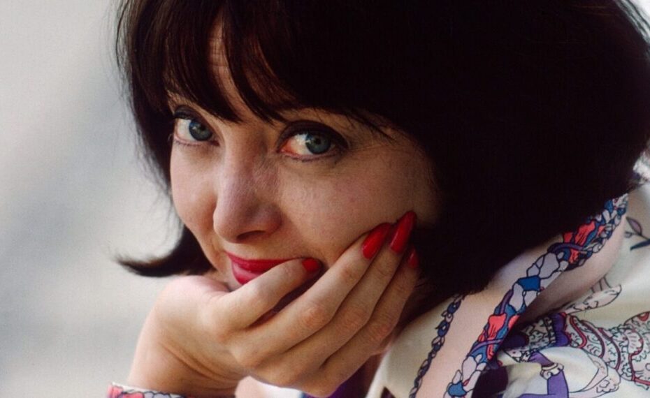 Segredos de Carolyn Jones, a icônica Mortícia Addams