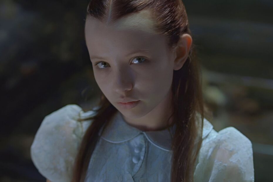 **Um Filme de Terror Sobrenatural Esquecido com uma das Melhores Aberturas de Todos os Tempos** Um Retrato Assustador: A Magia do Início Desconhecido