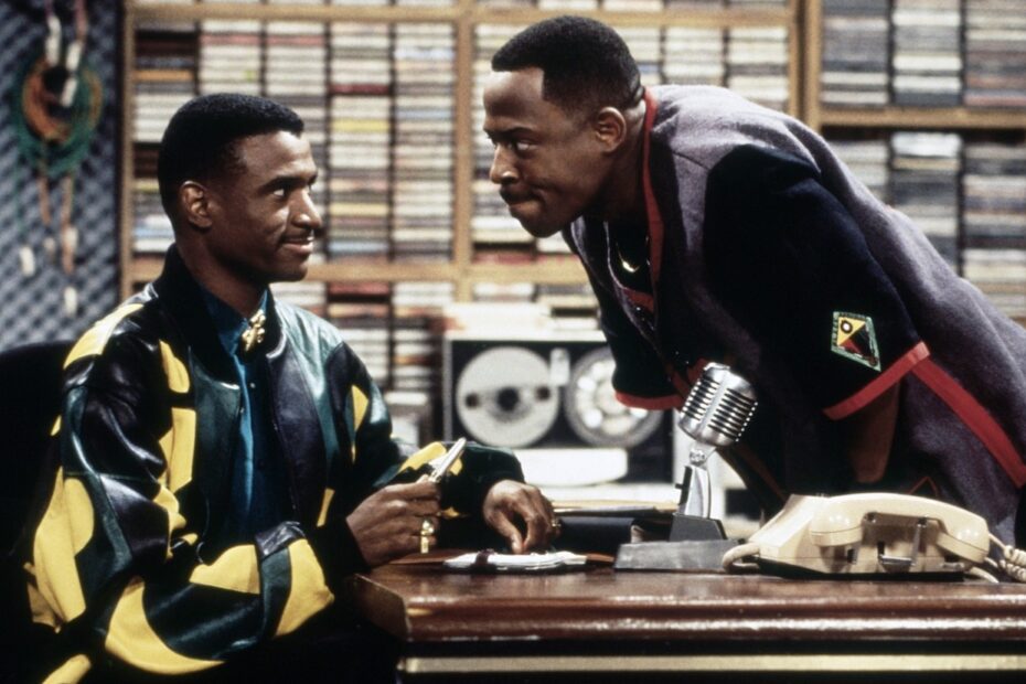 A BET+ anunciou um novo projeto empolgante: um spinoff da série "Martin", que traz de volta o personagem Varnell Hill, interpretado por Tommy Davidson. Este personagem já era conhecido dos fãs, tendo aparecido pela primeira vez em um episódio da segunda temporada da série clássica, intitulada "Hollywood Swinging", que foi ao ar em novembro de 1993. Varnell Hill retorna com série no BET+ estrelada por Tommy Davidson