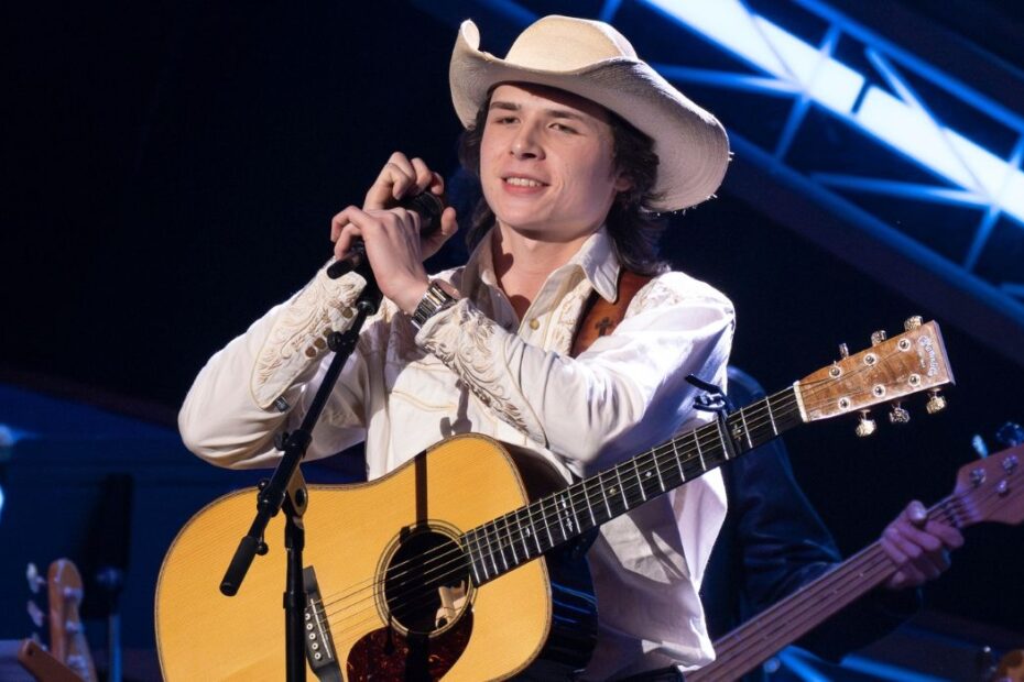 **American Idol: O Impacto Social e as Estrelas em Ascensão na Temporada 23** A batalha emocional entre John e Jamal no American Idol 23