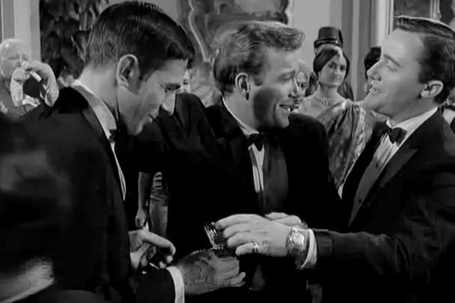 **Antes de Star Trek: Leonard Nimoy e William Shatner em The Man From U.N.C.L.E.** Antes de Star Trek, Shatner e Nimoy brilharam em outra série