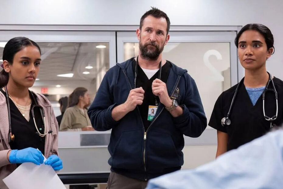 Arma Secreta de Pitt Revelada por Noah Wyle
