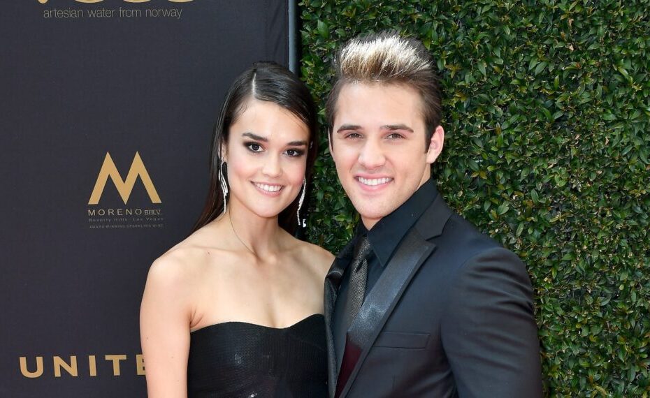 **Casamento de True O’Brien e Casey Moss: Um conto de amor de Days of Our Lives** Casal da vida real Casey Moss e True O’Brien se casam