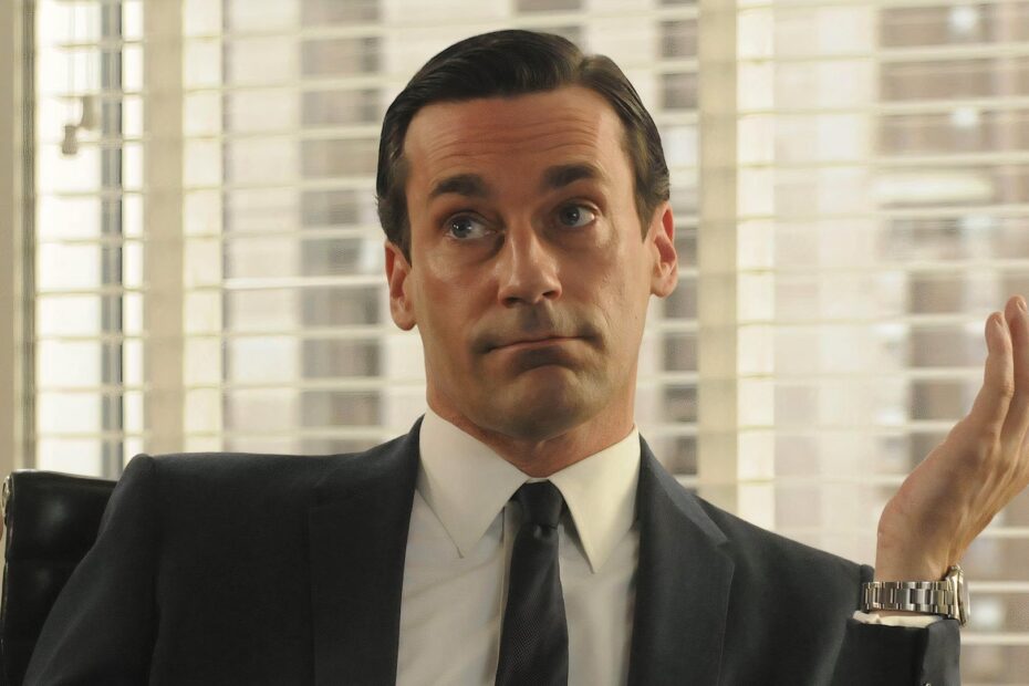 **Jon Hamm e John Slattery se Reunem em Nova Comédia R-Rated** Jon Hamm e colega de Mad Men estrelam nova comédia R-rated