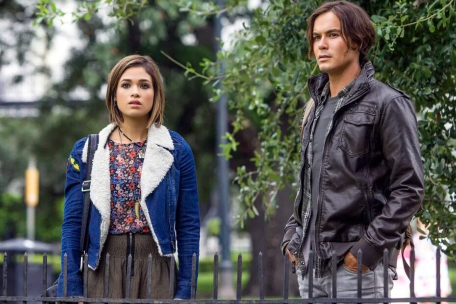 **Por que o spin-off de Pretty Little Liars, Ravenswood, foi cancelado após uma temporada?** O fim da promessa: por que Ravenswood não vingou?