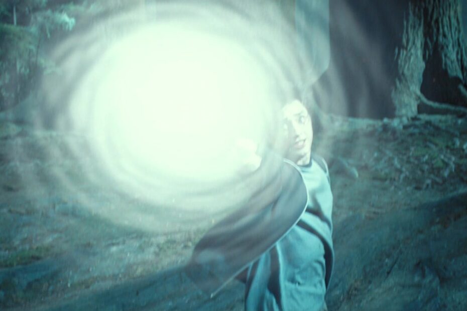 **O Encanto do Feitiço Patronus em Harry Potter** O Poder do Patrono: O Feitiço que Protege a Alma