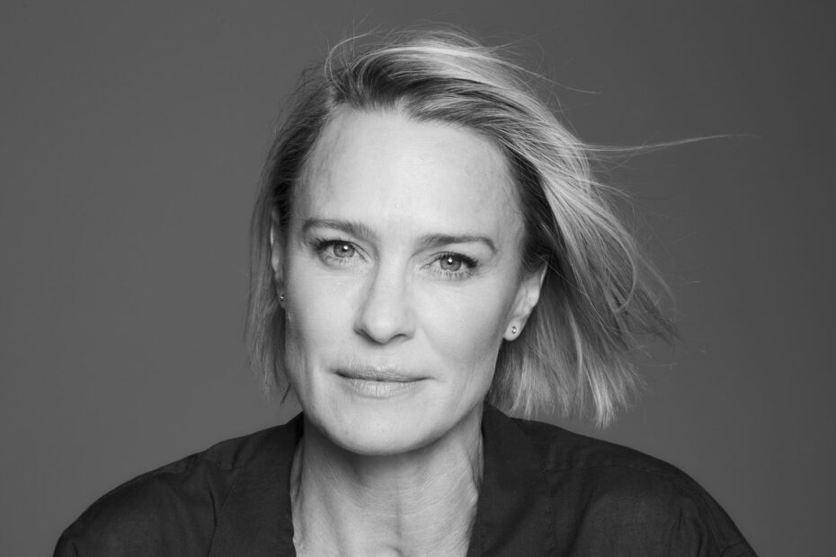 **Robin Wright e sua Luta por Igualdade Salarial e o Futuro da Indústria com a IA** "A Invasão da Inteligência Artificial: Robin Wright Reflete Sobre a Luta por Igualdade de Salário e o Futuro das Profissões"