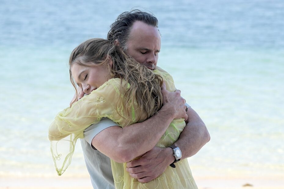 **A cena cortada de Rick e Chelsea em The White Lotus** Cenas poderosas cortadas de O Lótus Branco: Revelações dos atores