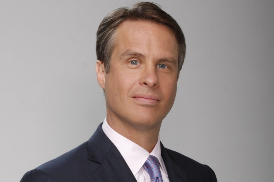 Terry Moran, um jornalista conhecido e respeitado, foi desligado da ABC News após a polêmica gerada por um post nas redes sociais, onde ele fez comentários sobre Stephen Miller, ex-vice-assessor de Donald Trump. O tweet se referiu a Miller em um tom sarcástico, chamando-o de "advogado de uma causa orwelliana", o que gerou críticas tanto dentro quanto fora da emissora. Demissões polêmicas: redes sociais em foco no jornalismo