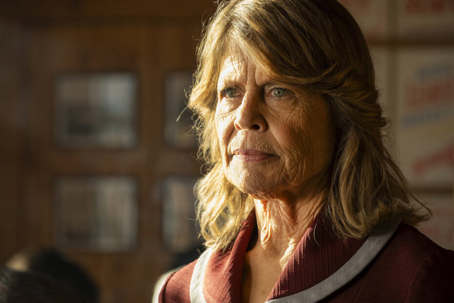 **Eleanor McCallister e Sua Viagem no Tempo em Resident Alien** "Reencontro Emocional: Segredos do Passado em Resident Alien"