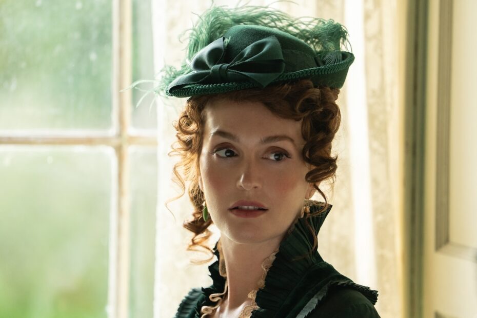 **A Estreia da Segunda Temporada de The Buccaneers: A Entrada Dramática de Leighton Meester como Mãe de ** Segredos Revelados: A Verdadeira Mãe que Mudou Tudo!