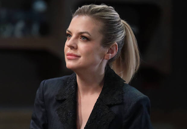 A renomada atriz Kirsten Storms, conhecida por seu papel como Maxie Jones na série "General Hospital", anunciou que deixará a produção temporariamente. Sua saída ocorrerá no início de 2025, quando será substituída por uma nova atriz que interpretará a personagem durante sua ausência. A nova fase de Maxie: mudanças e reviravoltas à vista