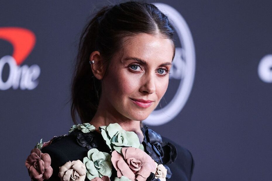 **Alison Brie Rebater Rumores sobre 'Masters of the Universe'** Alison Brie desvenda mistérios de Masters of the Universe