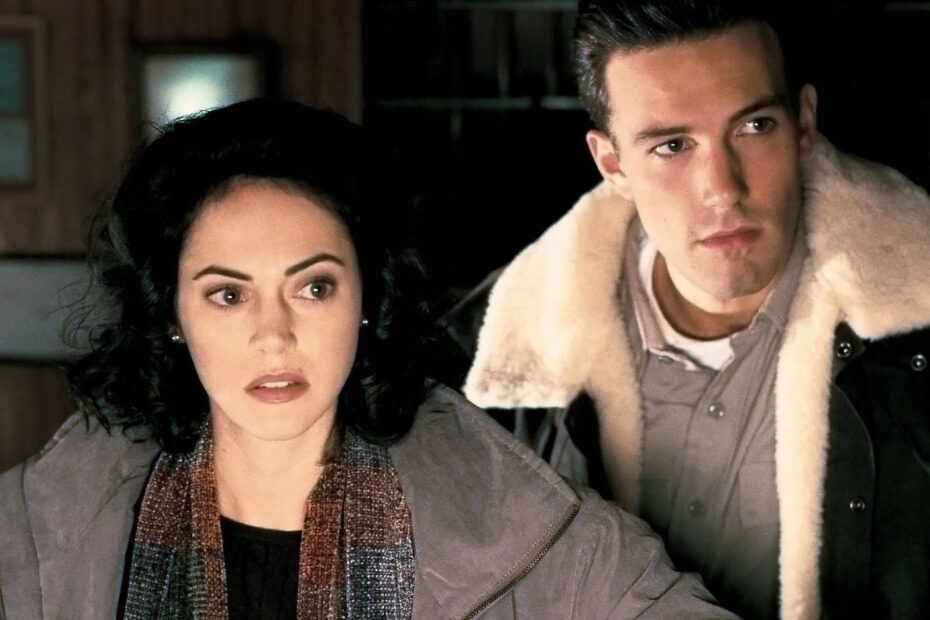 **Ben Affleck em Phantoms: Um Horror Esquecido dos Anos 90** Ben Affleck brilha em filme de terror esquecido dos anos 90