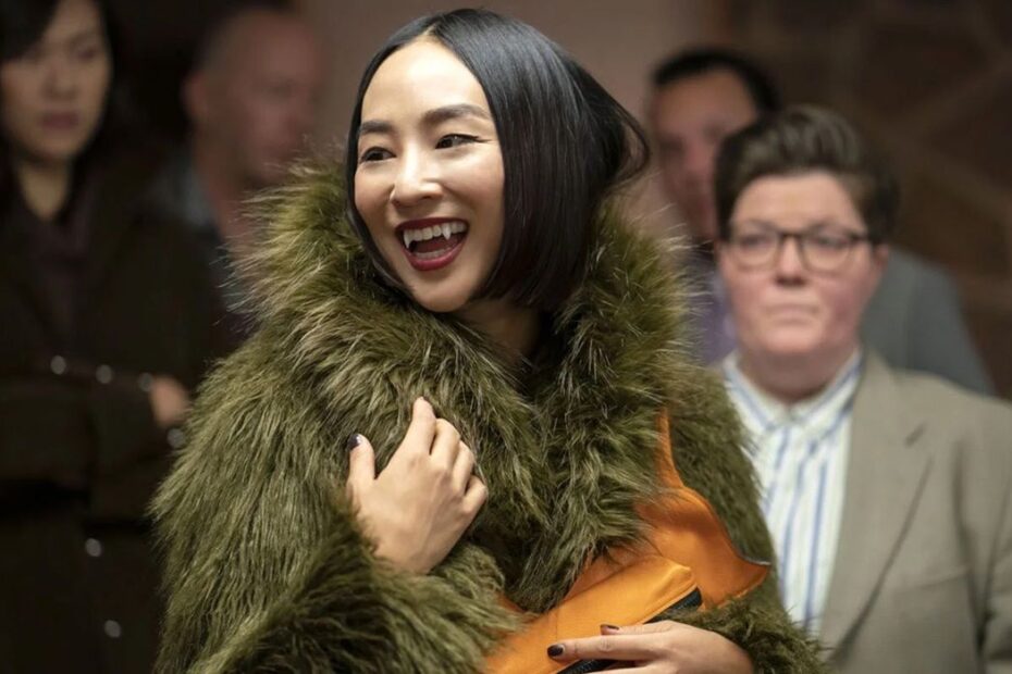 Greta Lee Fará Direção de Estreia com Adapuação de Novela de Terror com Gancho Mortal Greta Lee Faz Direção de Estreia com Adaptação de Novela de Terror
