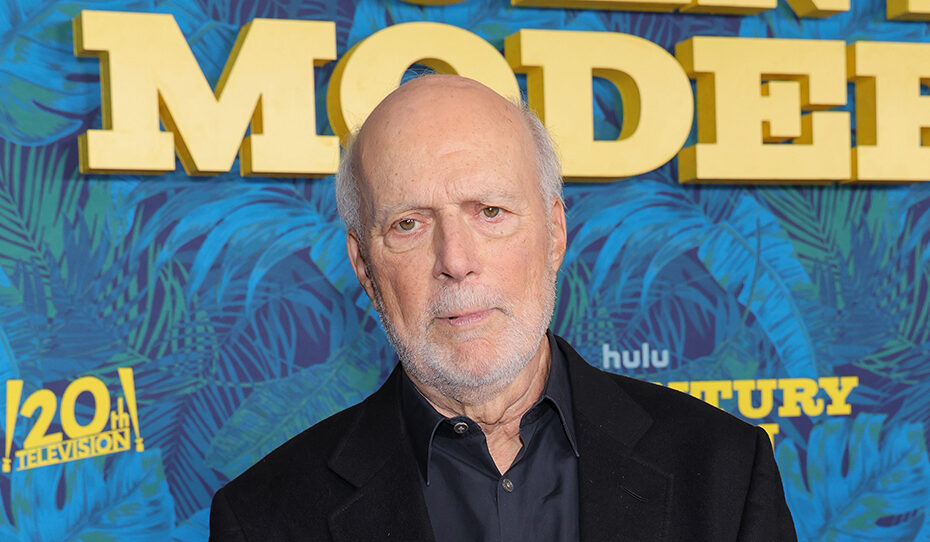 **James Burrows e sua 28ª Nomeação ao Emmy por 'Mid-Century Modern'** James Burrows e sua jornada rumo ao 28º Emmy: Uma celebração da comédia moderna