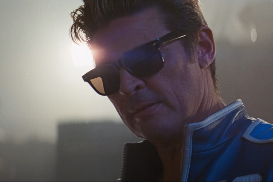 **Karl Urban como Johnny Cage em Mortal Kombat 2: Trailer Revelado** Johnny Cage de Karl Urban brilha no trailer de Mortal Kombat 2