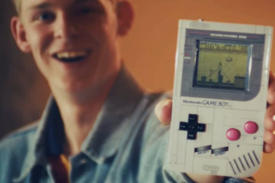 **Nintendo e a Nostalgia: O Novo Traço do Lego Game Boy** "Reviva a Magia dos Anos 80 com o Novo Lego Game Boy"