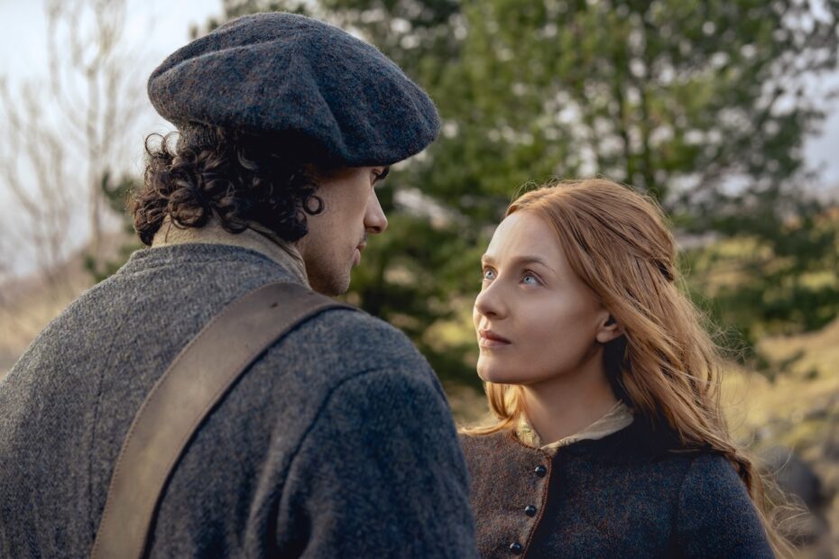 O episódio de estreia da nova temporada de "Outlander", intitulado "Blood of My Blood", foi repleto de emoções e reviravoltas, especialmente com a cobrança de prazos rigorosos e o profundo vínculo entre os personagens. Amores Proibidos: A História Antes de Outlander