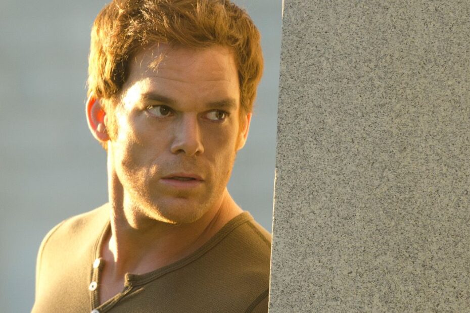**Campanha para Salvar Dexter: Original Sin Após Cancelamento Surpreendente** Lutando por Dexter: Fãs se Mobilizam Após Cancelamento Surpreendente