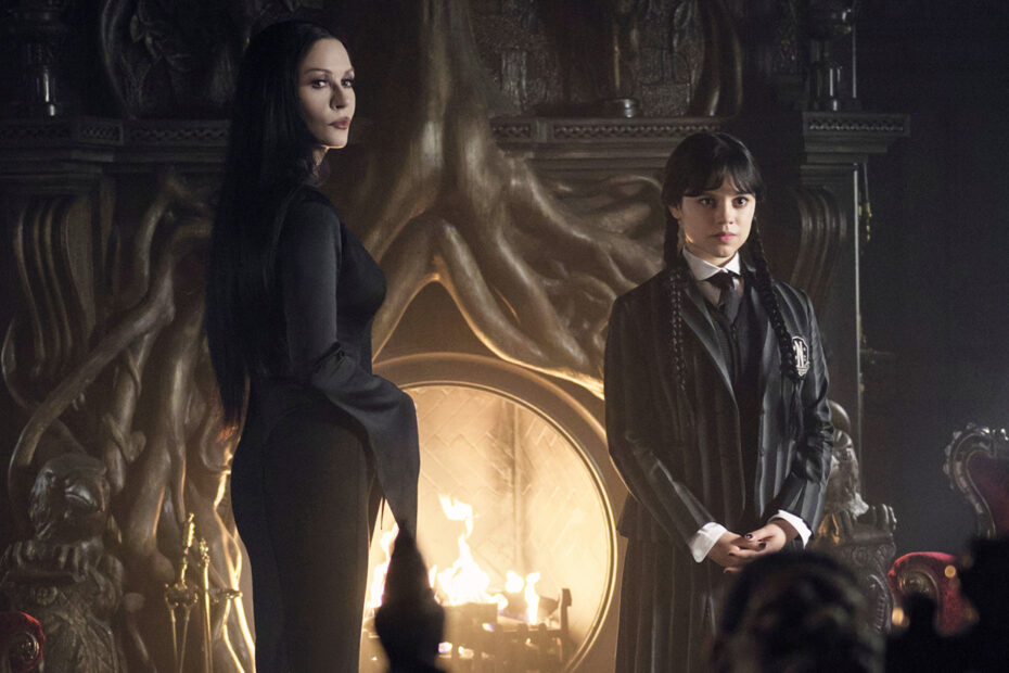 A quarta temporada de "Wednesday" trouxe muitos momentos emocionantes e revelações intrigantes. Neste episódio, diversos personagens enfrentam dilemas e segredos que moldam o desenrolar da trama. Mistérios e reviravoltas: quem realmente sobrevive em Wednesday?