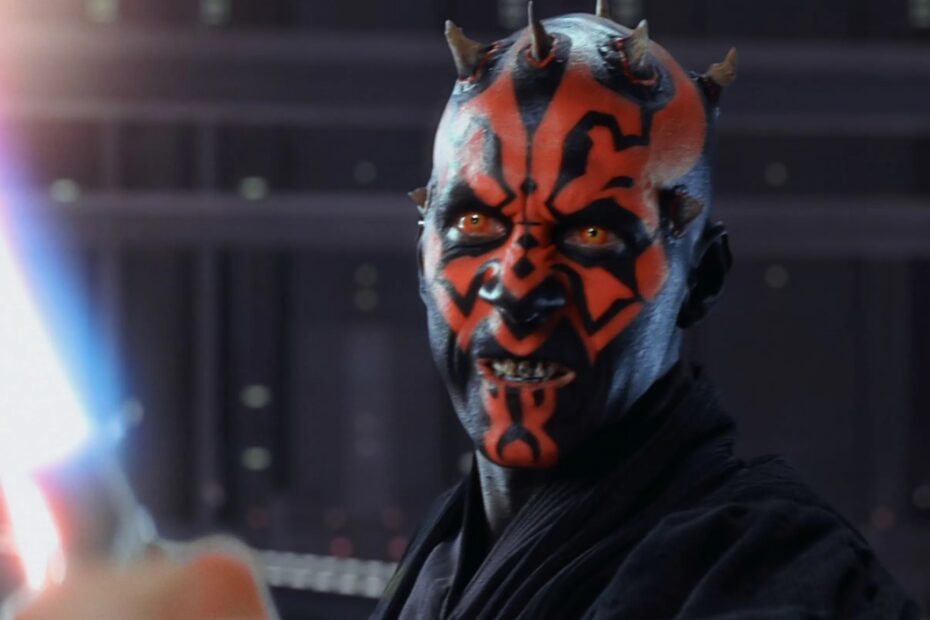**Ewan McGregor Revela Detalhes do Duelo de Sabres de Luz em Star Wars: A Ameaça Fantasma** O Segredo do Duelo de Sabres que Mudou Star Wars Para Sempre