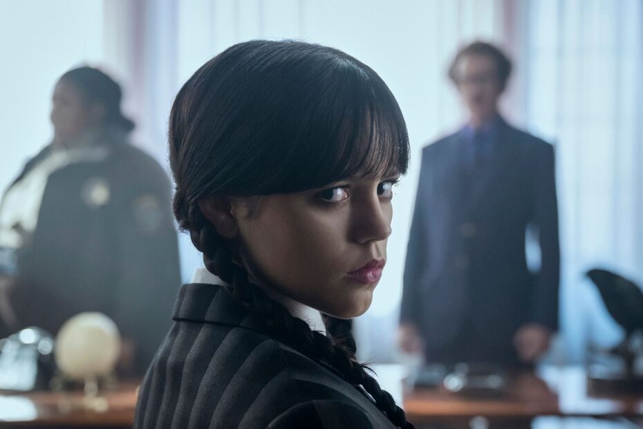 **Surpresas e Novidades em Wednesday: Adições à História da Família Addams na Temporada 2** A Revelação de Thing e os Segredos de Gomez na Nova Temporada
