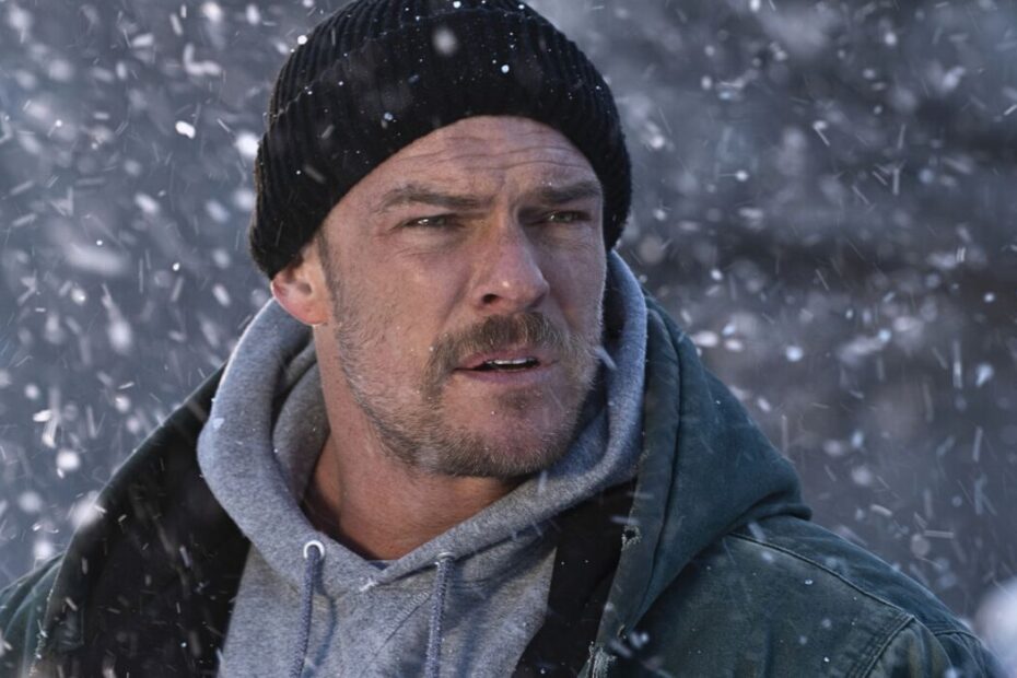 **Alan Ritchson e seu futuro no Universo DC** Alan Ritchson busca novos papéis no DC enquanto Hoechlin sonha com Batman