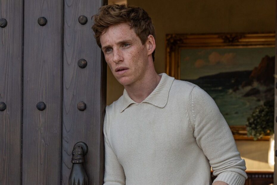 **Eddie Redmayne brilha em "The Day of the Jackal": uma nova abordagem no gênero de ação** Eddie Redmayne Brilha em Nova Série de Ação no Peacock