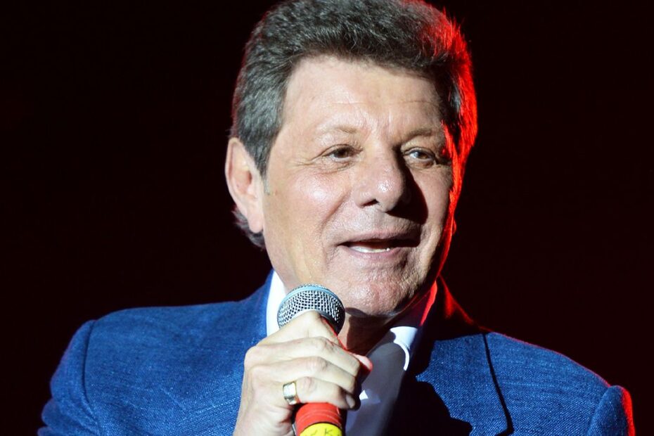 **Frankie Avalon e a Oportunidade que Quase Foi de Elvis Presley em Grease** O Rei do Rock e o Papel que quase foi seu em Grease