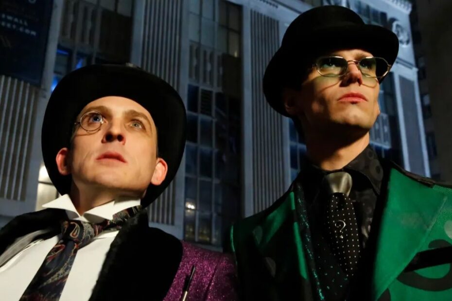 **6 séries de crime com pontuações medianas no Rotten Tomatoes que merecem uma nova assistida** Séries de crime subestimadas que você precisa assistir novamente